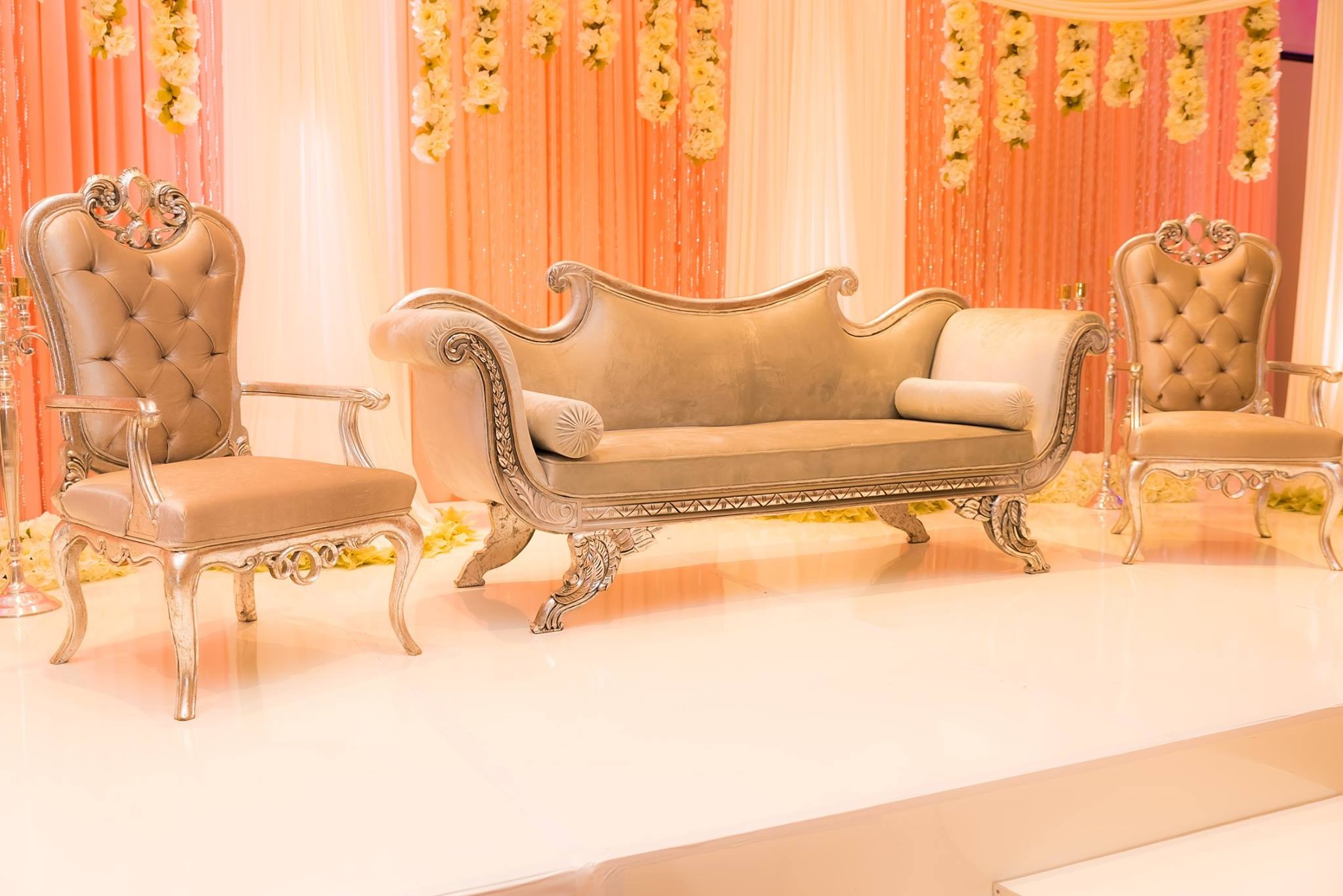 ZS Banquet Supply sofa and chairs in USA banquet hall